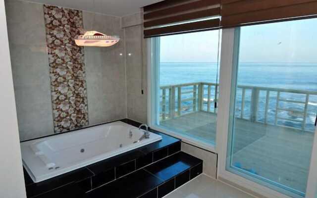 Pohang Sea Shore Pension
