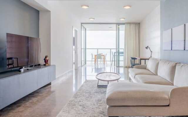 w Stunning 2BR With Terrace in YOO