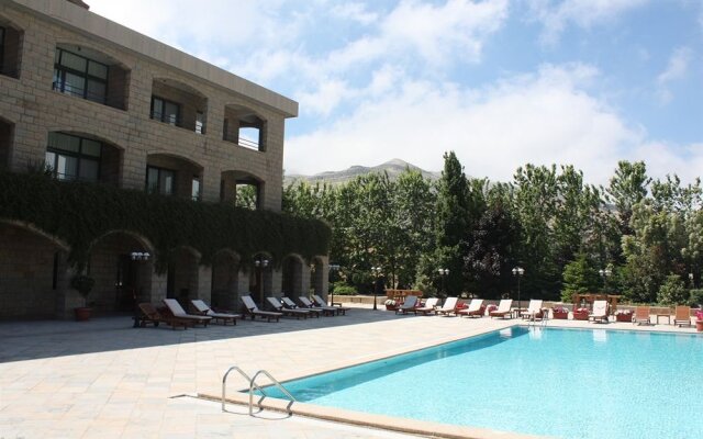 Terrebrune Hotel
