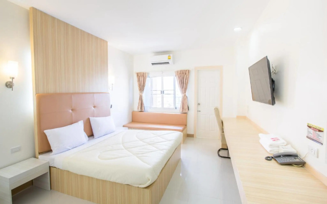P.A. Thani Hotel – Guest Rooms – Nakhon Sawan