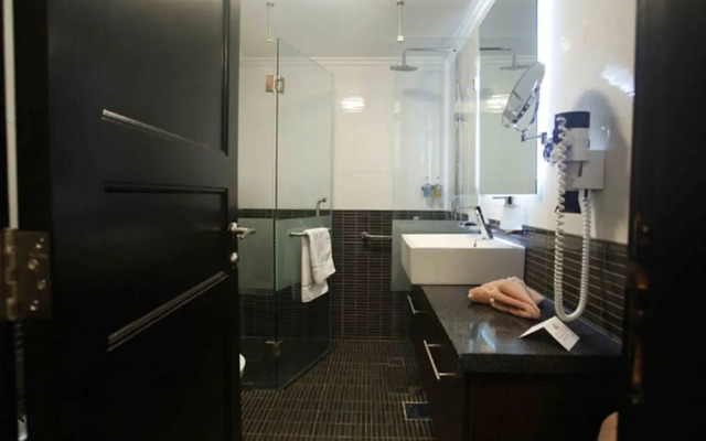 Al Jamila Suites