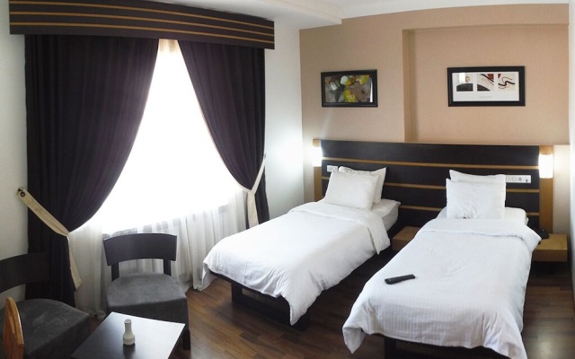 Retaj Moroni Hotel