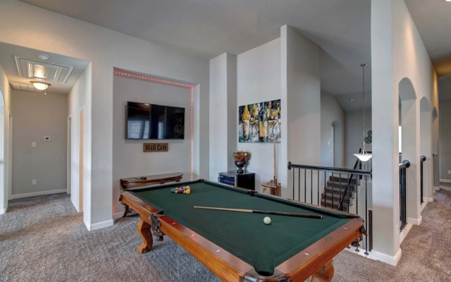 Lakeview Mansion A Chic Estate