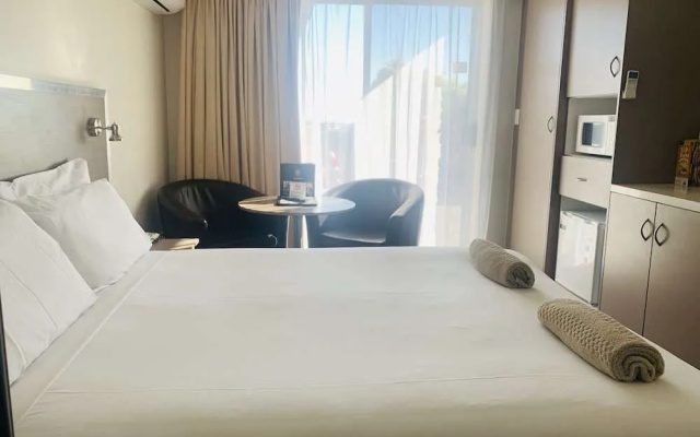 Adina Place Motel Apartments – Guest Rooms – Launceston