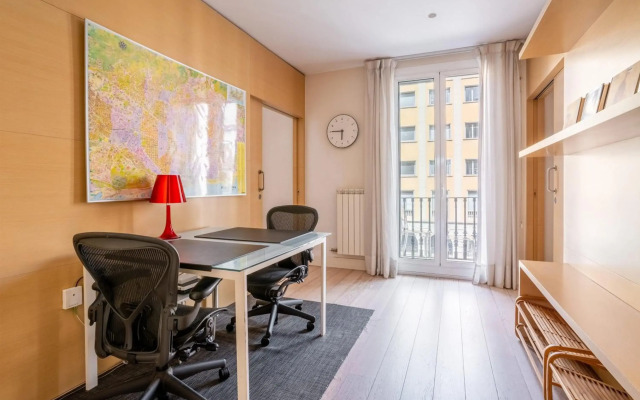 Classy 3bed 3bath apartment in Eixample