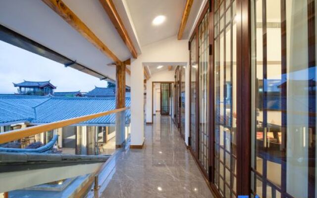 Xinzhu Light and Shadow Designer's Light Luxury Guesthouse
