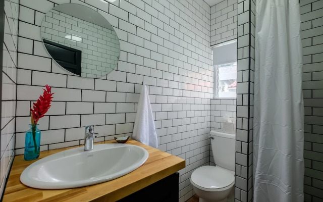 Aqua Vista Beachfront Suites