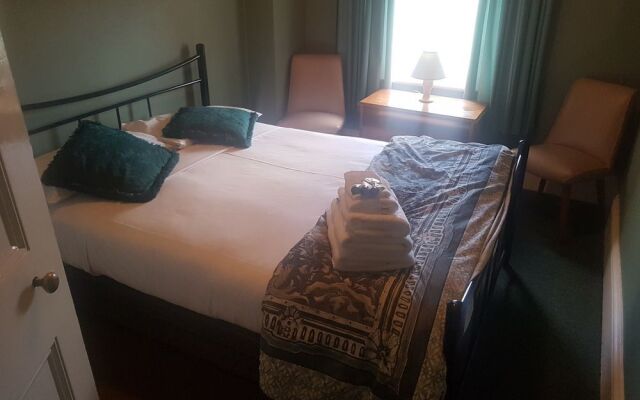 The Richmond Arms Hotel