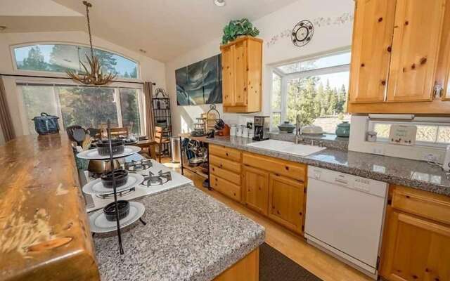 1884 Bakersfield 5 Bedrooms 4 Bathrooms Home