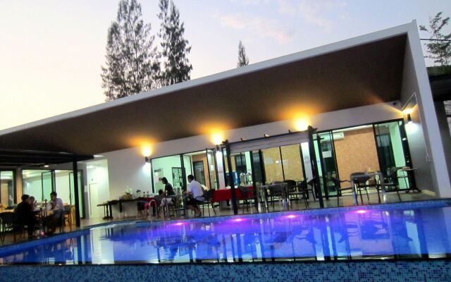 Life Grand Hotel