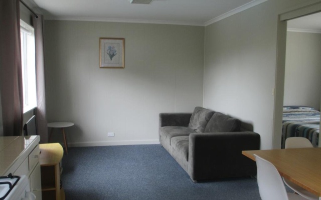 Echo Beach Tourist Park – Guest Rooms – Lakes Entrance