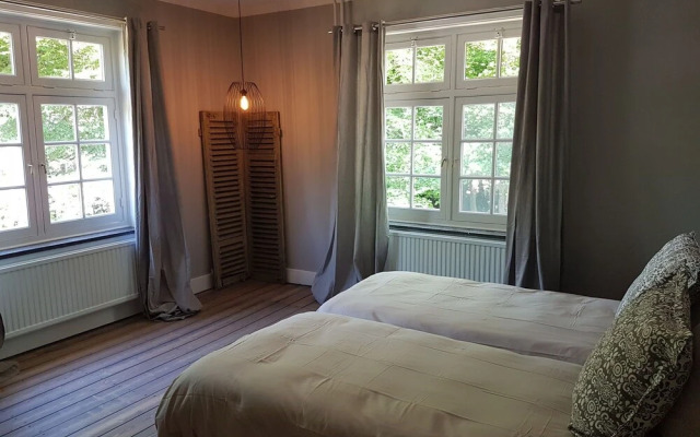 Spacious Holiday Home in Borkel en Schaft With Garden