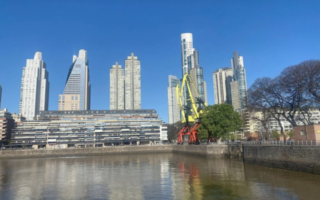 Puerto Madero frente al Hotel Hilton Piso 16 Vista a la Ciudad