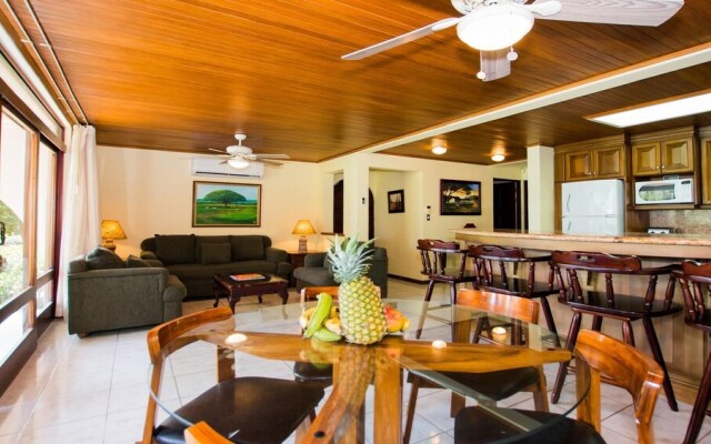 2-bedroom Beachfront Condo With Pool