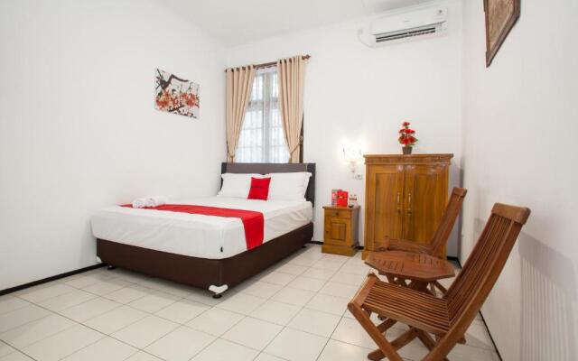 RedDoorz near Sanan Malang