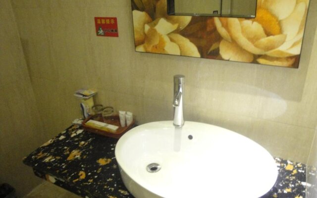 Mudanjiang Wan Zai Business Hotel