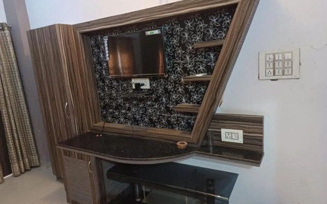 Pushkar Village Camp Resort