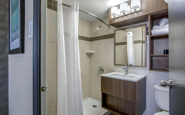 Days Inn - Sudbury