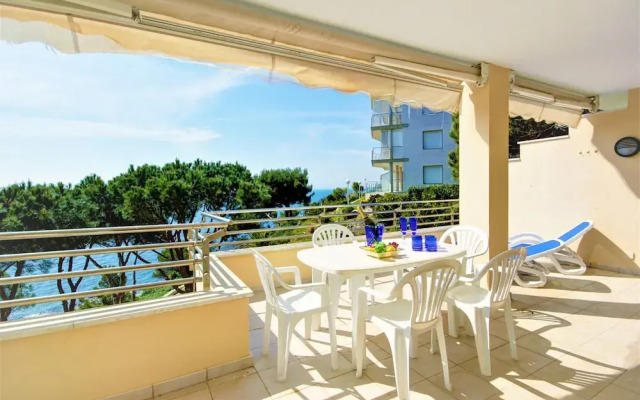 Pretty Apartment With Balcony