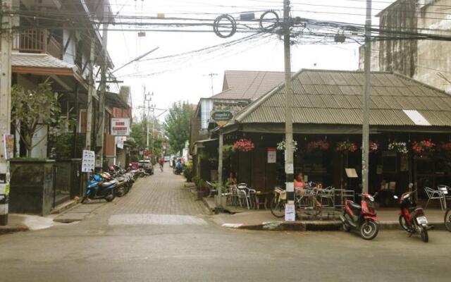 129-3 Backpacker Hostel