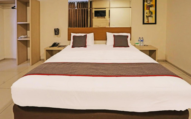 Super OYO Townhouse OAK Hotel Fiducia Serpong