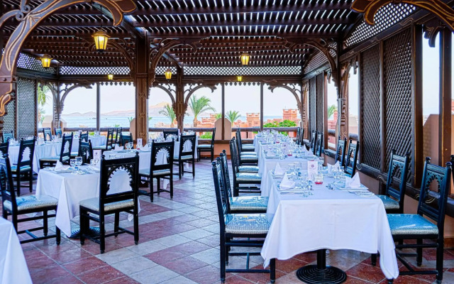Charmillion Sea Life Resort