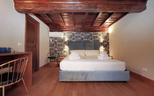 Golden Pantheon Rooms