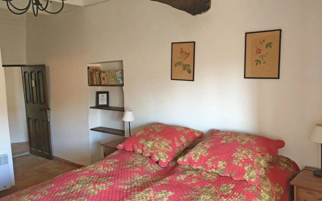 Peaceful Mansion With Roofed Terrace in Lorgues France