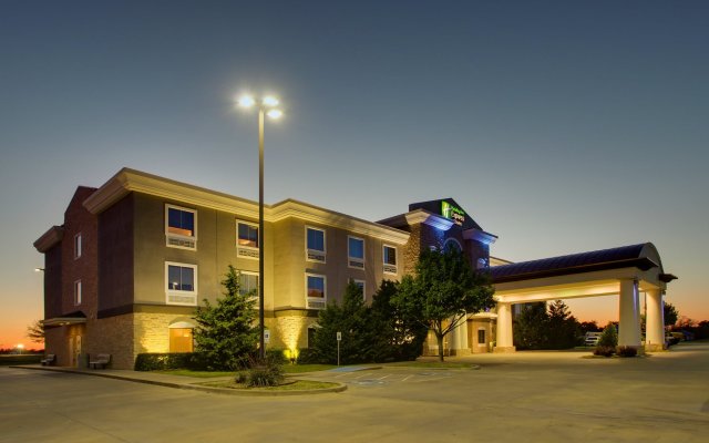 Holiday Inn Express Hotel & Suites Vernon College Area, an IHG Hotel
