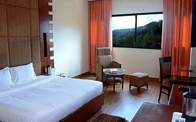 CK International  By Royal Collection