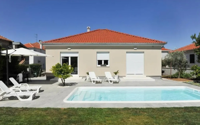 House Tony private pool&parking