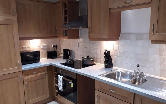 Luxury and Stylish 2 bedroom Apartment with en-suite