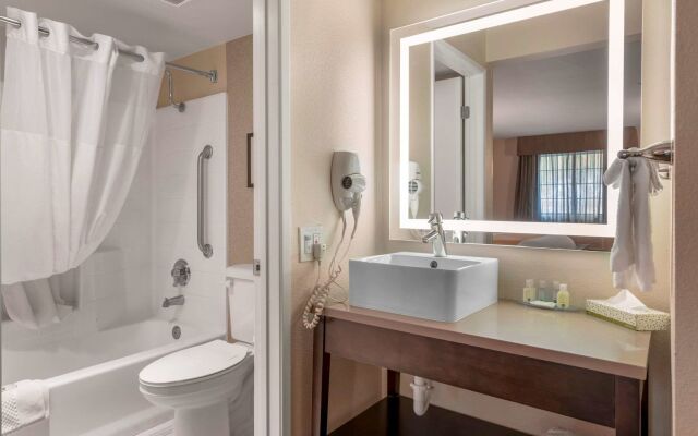 Quality Inn & Suites Camarillo - Oxnard