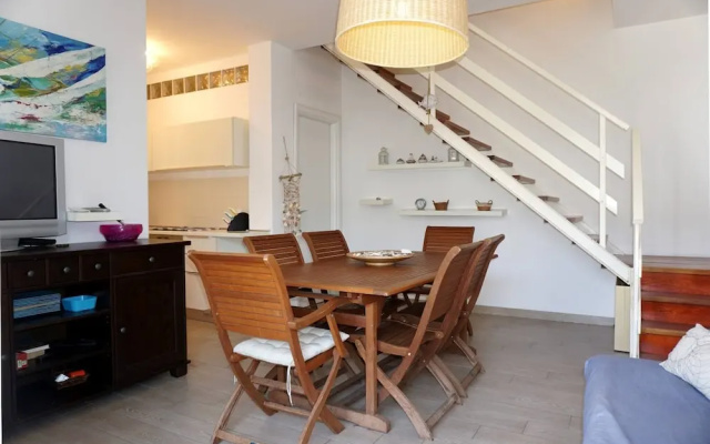 Villa in Front of the Pedestrian Area With Pool