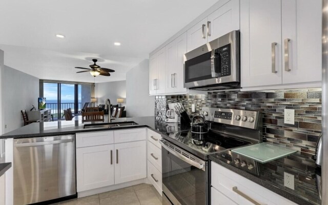 Beachfront Condo With Pool and Balcony Facing Beach