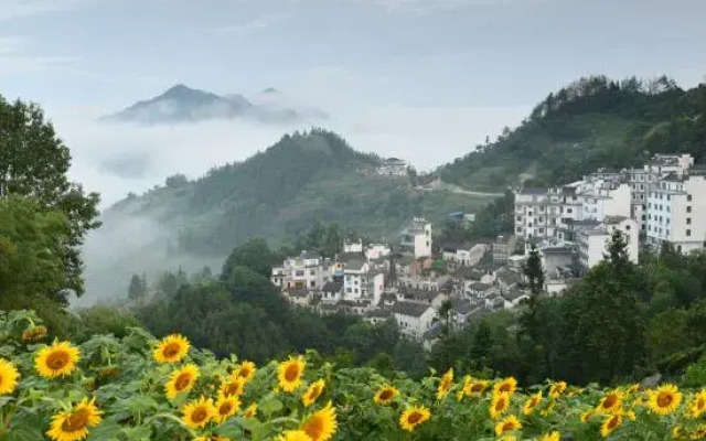 Atour Hotel (Huangshan Ancient Street, Xin'an Riverside)
