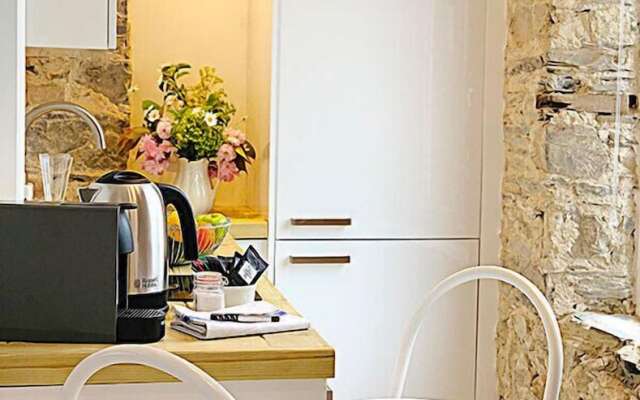 Live and Let Live Inn