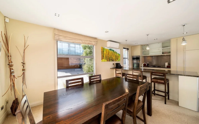 13 Poole Lane by Staysouth