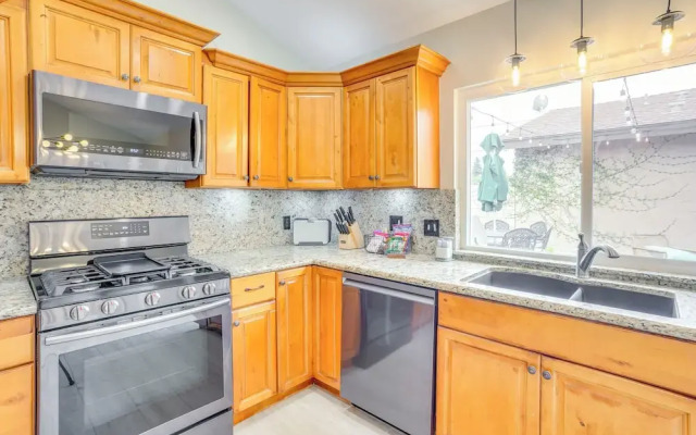 Idyllic Tustin Home w/ Private Patio & Grill