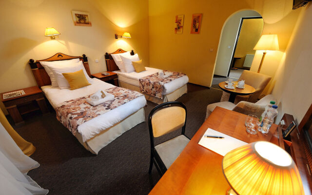 Garden Park Hotel