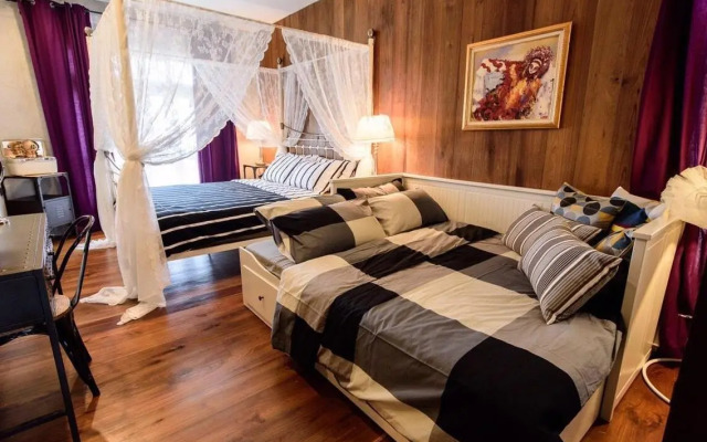 Rimrabeang Amphawa Cafe and Suite