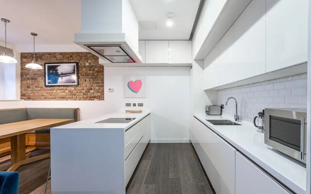 Stanhope Mews Style - 4sms