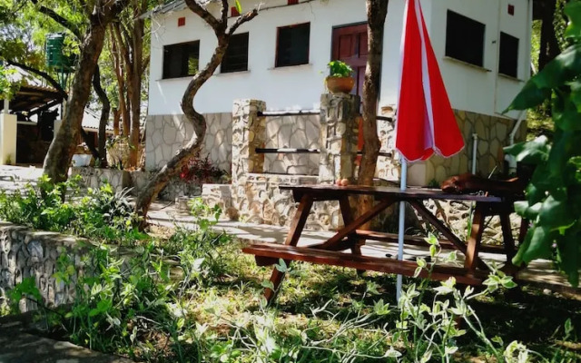 Stunning 1-bed House in Siavonga