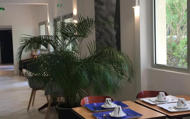 Hôtel Les Rives Bleues