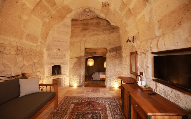 Sarnich Cave Suites