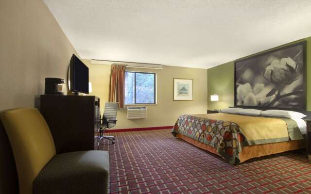Super 8 by Wyndham Homewood Birmingham Area