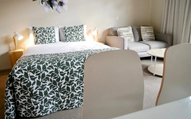 Alpine Lake Motor Lodge – Guest Rooms – Taupo