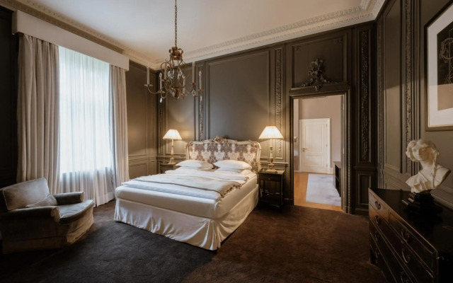 Schlosshotel Berlin By Patrick Hellmann