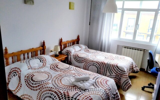 Apartment with 3 Bedrooms in Camelle, with Wonderful City View, Enclosed Garden And Wifi - 13 Km From the Beach