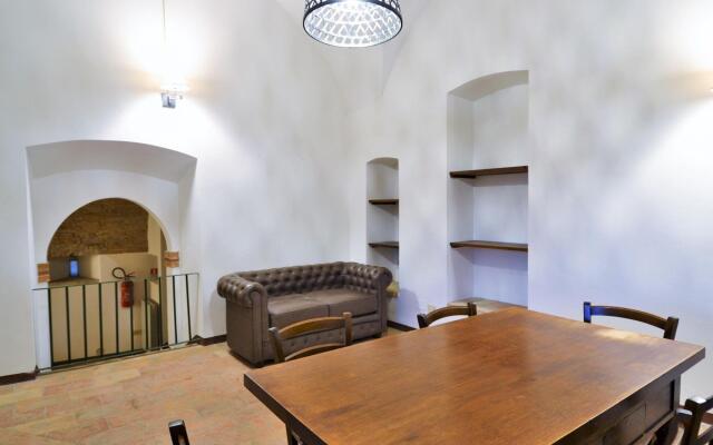 Nice apartment in Mantignana with shared pool